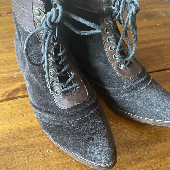 Very Volatile Leather Suede Lace Up Heeled Boots Sz 8.5 Brown Pointed Toe - Picture 5 of 10
